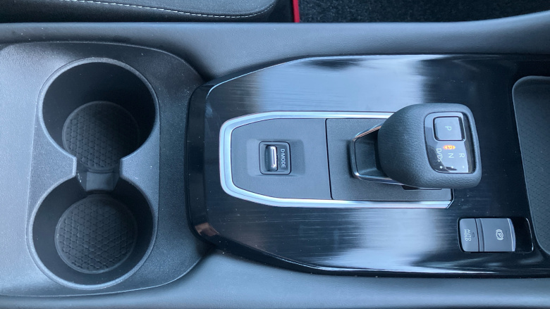 Nissan Qashqai 1.3 DiG-T MH 158 N-Connecta 5dr Xtronic Petrol Hatchback